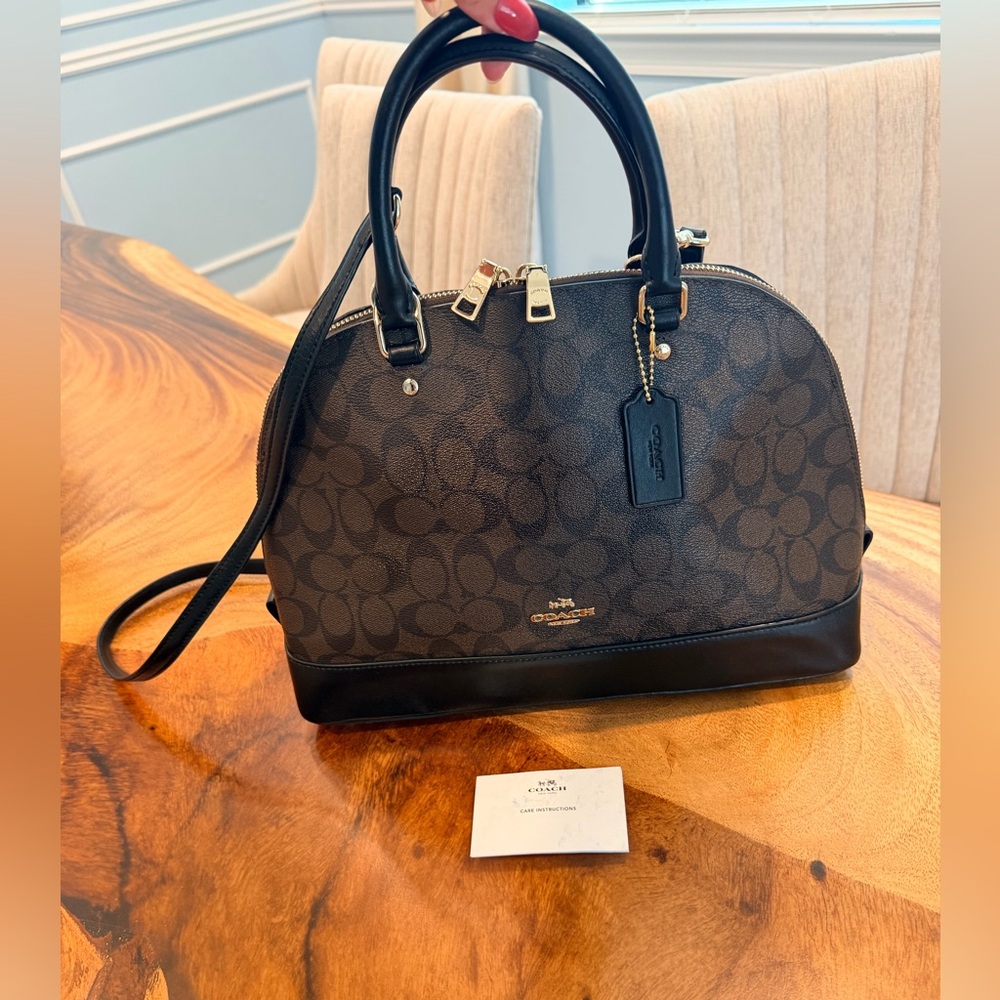 COACH Signature Sierra Satchel. Brown/Black | Gold Hardware | Crossbody EUC